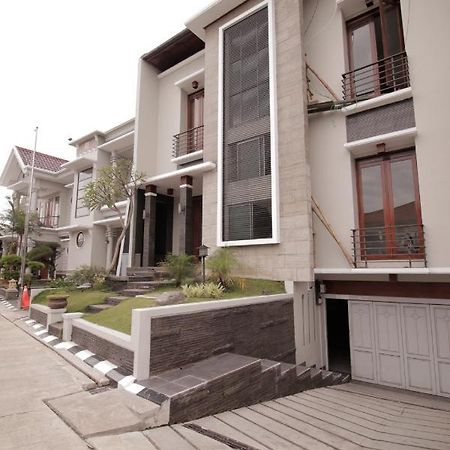 Stay Inn Pasteur Bandung, Husein Sastranegara Airport ภายนอก รูปภาพ