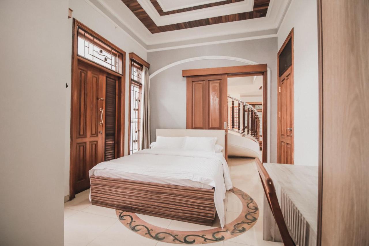 Stay Inn Pasteur Bandung, Husein Sastranegara Airport ภายนอก รูปภาพ