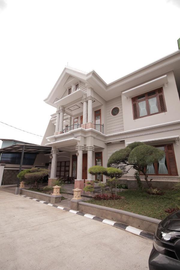 Stay Inn Pasteur Bandung, Husein Sastranegara Airport ภายนอก รูปภาพ