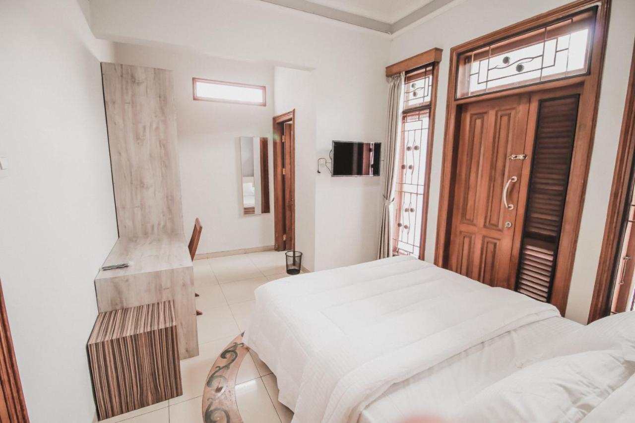 Stay Inn Pasteur Bandung, Husein Sastranegara Airport ภายนอก รูปภาพ