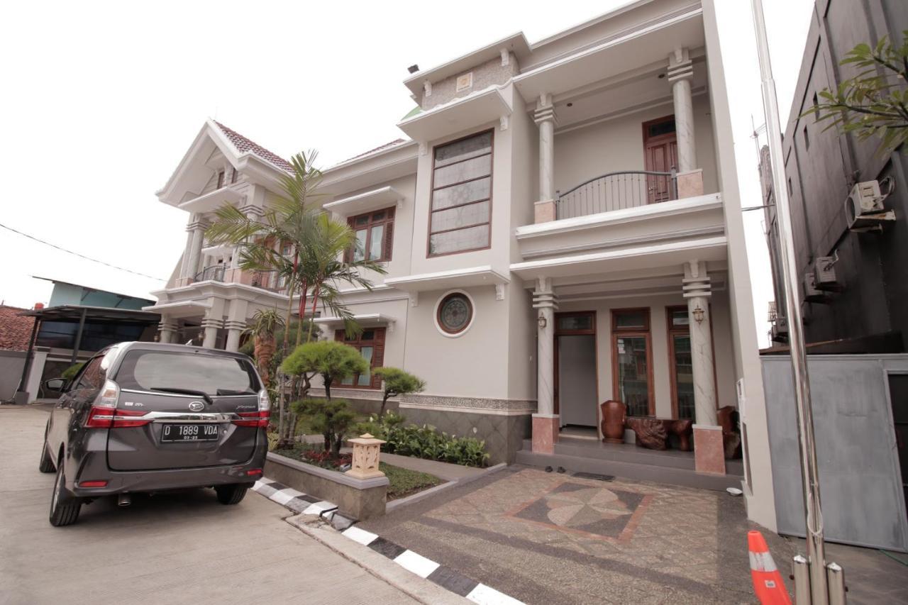 Stay Inn Pasteur Bandung, Husein Sastranegara Airport ภายนอก รูปภาพ